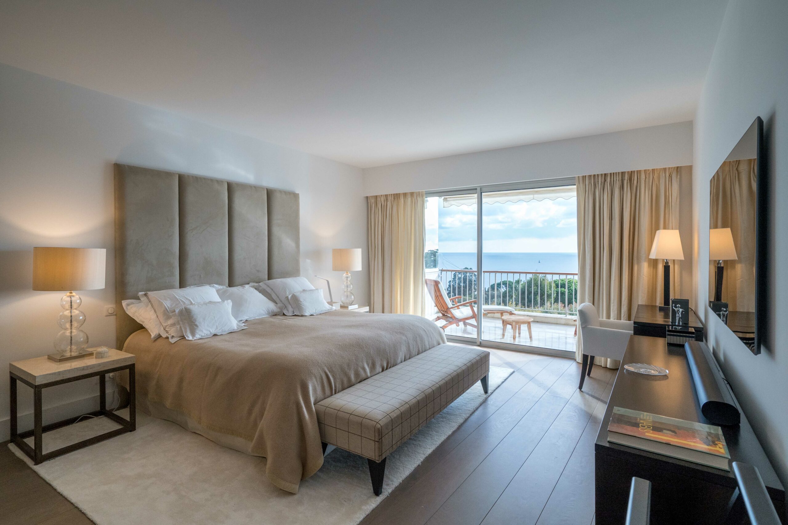 Chambre de maître - Appartement Standing - Cannes - French Riviera